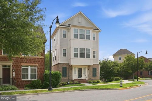 232 Parkview Ave, GAITHERSBURG, MD, 20878-4042 | Card Image