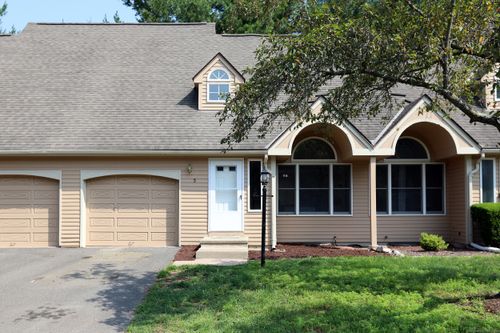 5-5 Fox Hollow Dr, Windsor Locks, CT, 06096-1551 | Card Image