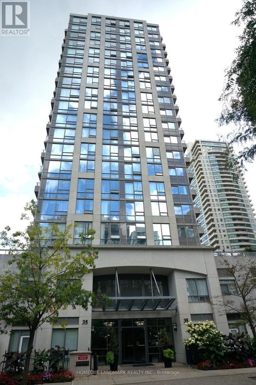35 Hollywood Ave, North York, ON, M2N0A9 | Card Image