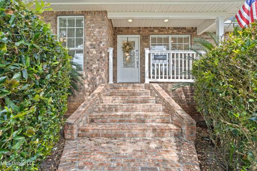 148 Acacia Ave, Biloxi, MS, 39530-3307 | Card Image