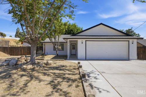 21009 Brentwood Dr, Tehachapi, CA, 93561-9584 | Card Image