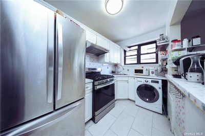 4A - 2705 Kings Highway, Home with 2 bedrooms, 1 bathrooms and null parking in Midwood NY | Image 3