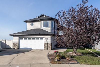 36 Cottonwood Close Sw, House detached with 5 bedrooms, 3 bathrooms and 6 parking in Medicine Hat AB | Image 1