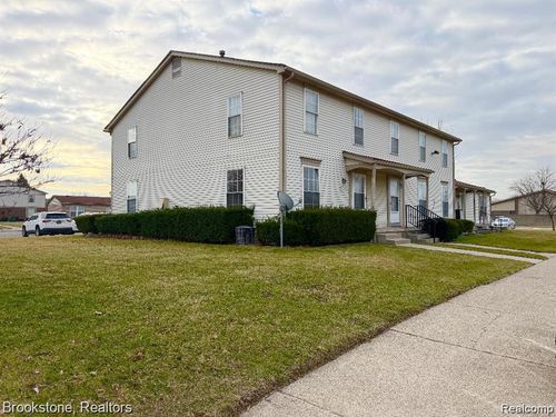 66-35214 Taffy Dr, Sterling Heights, MI, 48312-3545 | Card Image