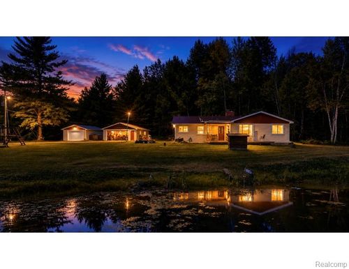 573 Gregory Dr, West Branch, MI, 48661-9221 | Card Image