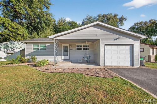9700 Mark Trl, Fairview Heights, IL, 62208-1611 | Card Image