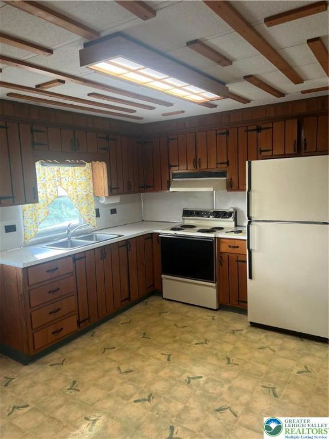 1241 Cedarville Rd, House other with 3 bedrooms, 2 bathrooms and null parking in Williams Twp PA | Image 6