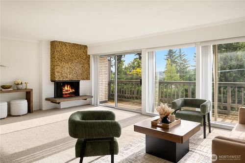 351-2500 81st Ave Se, Mercer Island, WA, 98040-2243 | Card Image