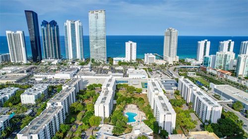521-16919 N Bay Rd, Sunny Isles Beach, FL, 33160-4217 | Card Image