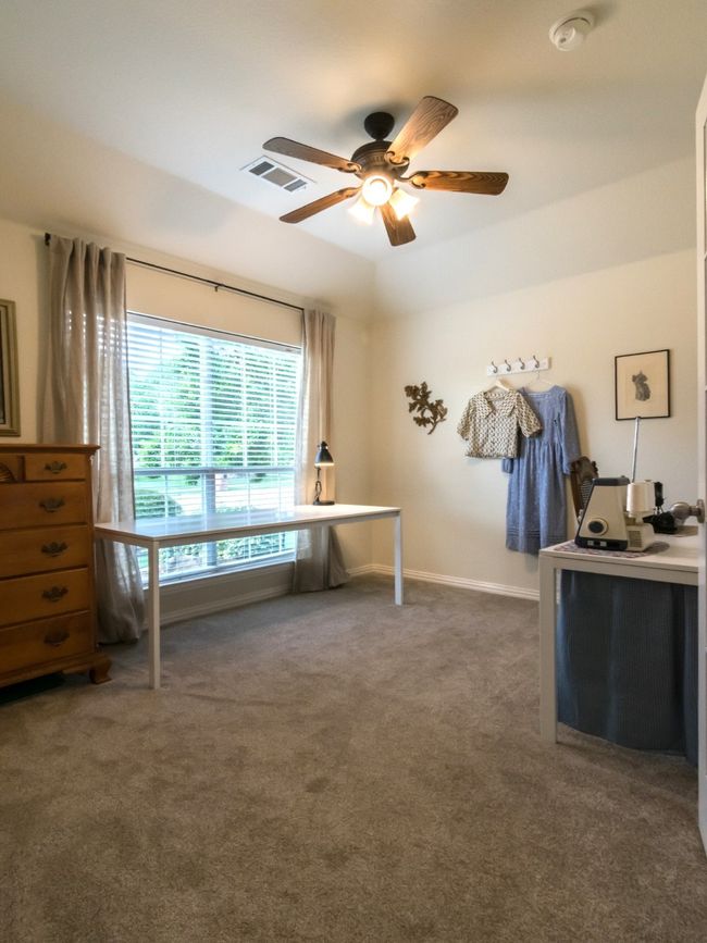 Study/office is open to view of front yard and neighborhood greenbelt and park green space. | Image 4