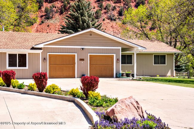 368 Meadow Ln, House other with 4 bedrooms, 3 bathrooms and null parking in Glenwood Springs CO | Image 4