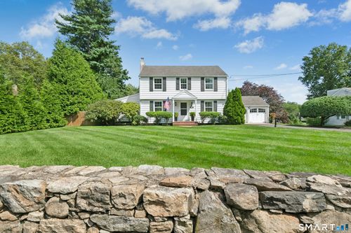 122 Strawberry Hill Ave, Norwalk, CT, 06851-5934 | Card Image
