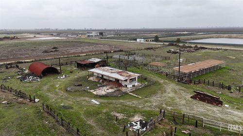 11237 Stradley Ave, Delano, CA, 93215-9443 | Card Image