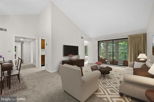 94-3f-15211 Elkridge Way, SILVER SPRING, MD, 20906-1377 | Card Image