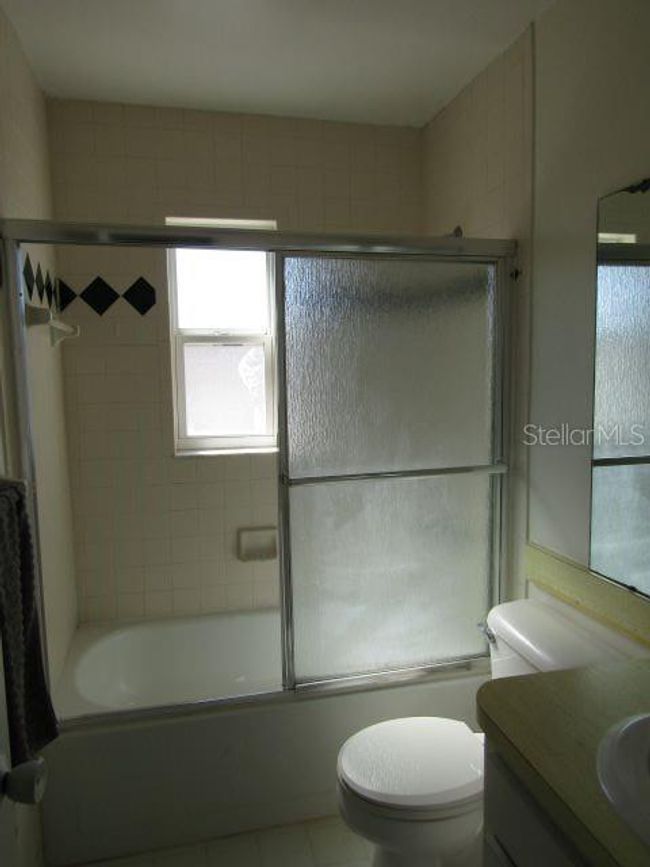 APT-226 - 400 Base Ave E, Condo with 3 bedrooms, 2 bathrooms and null parking in VENICE FL | Image 7