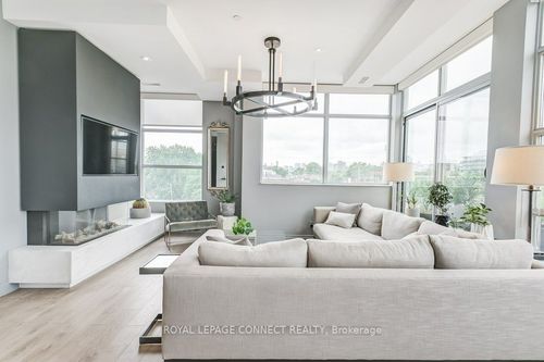 401-1003 Queen St E, Toronto, ON, M4M1K3 | Card Image