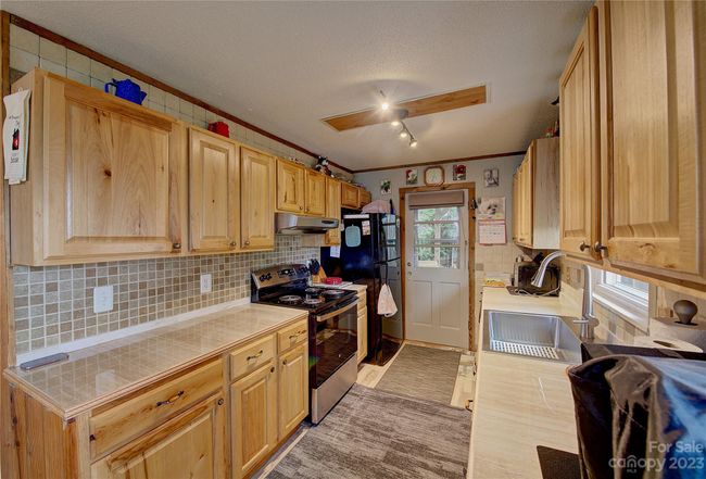 356 Hickory Hill Cir, House other with 3 bedrooms, 2 bathrooms and null parking in Spruce Pine NC | Image 10