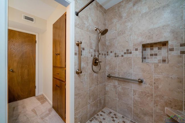 107 Tulip St, House other with 3 bedrooms, 3 bathrooms and null parking in White Oak TX | Image 48