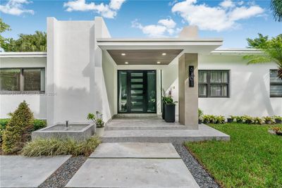 6101 Sw 44th Ter, House other with 4 bedrooms, 2 bathrooms and null parking in Miami FL | Image 1