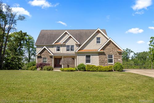 2732 Carric Ct, Jackson, MI, 49201-9832 | Card Image