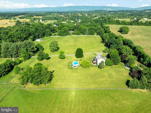 36823 Shoemaker School Rd, PURCELLVILLE, VA, 20132-4345 | Card Image