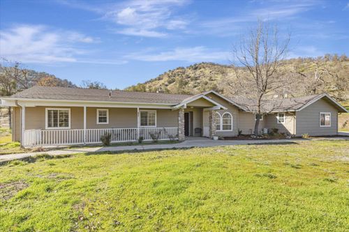 37985 Waxberry Ln, Yokuts Valley, CA, 93675-9653 | Card Image