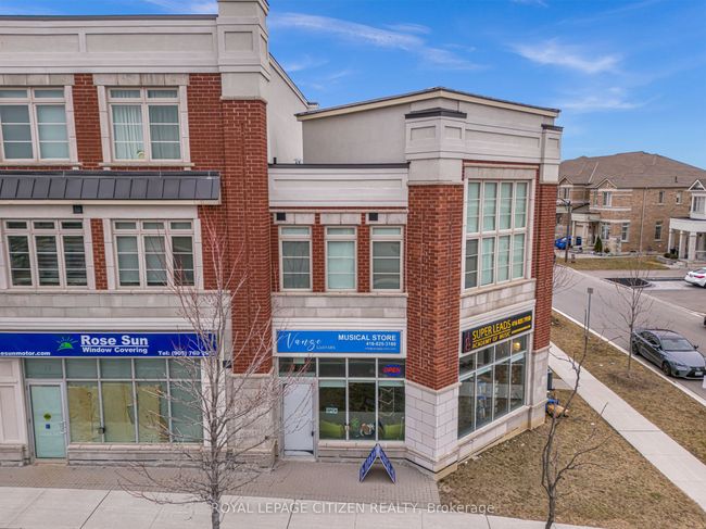 123 Luzon Ave, Home with 3 bedrooms, 3 bathrooms and 2 parking in Markham ON | Image 4