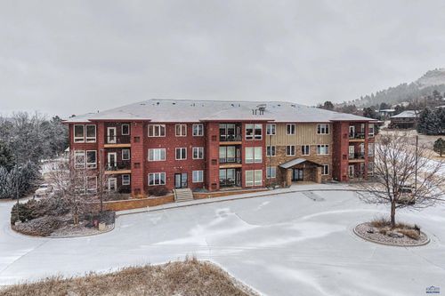 4031 Fairway Hills Dr, Rapid City, SD, 57702-5391 | Card Image