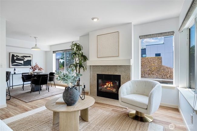 APT-302 - 9222 Roosevelt Way Ne, Condo with 2 bedrooms, 2 bathrooms and 1 parking in Seattle WA | Image 17
