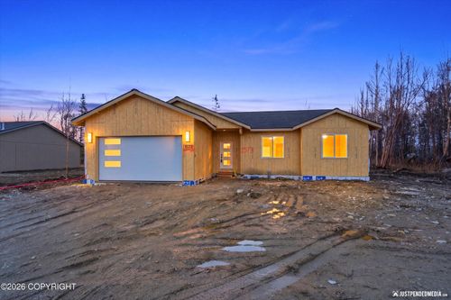 1573 E Hidden Ranch Loop, Palmer, AK, 99645-8339 | Card Image