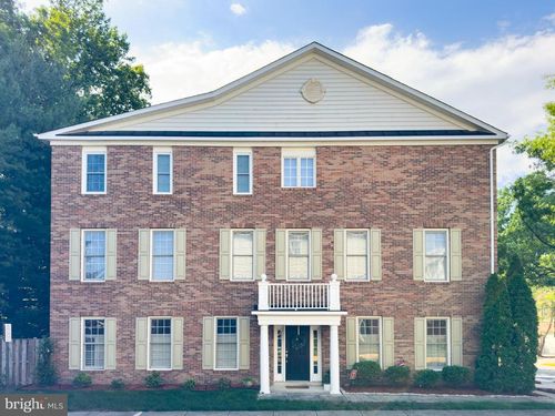 8320 Dockray Ct, LORTON, VA, 22079-5002 | Card Image