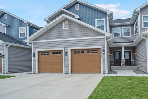 116 Eiche Dr, Slinger, WI, 53086-9208 | Card Image