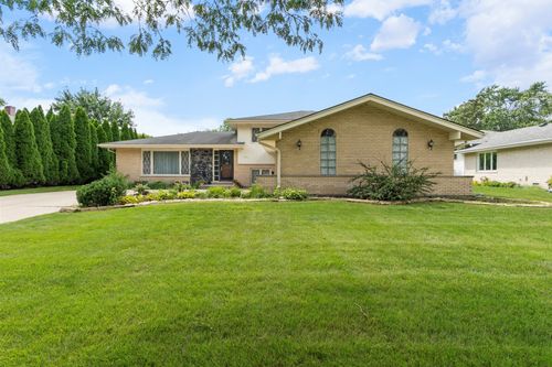 7314 Summit Rd, Darien, IL, 60561-3529 | Card Image