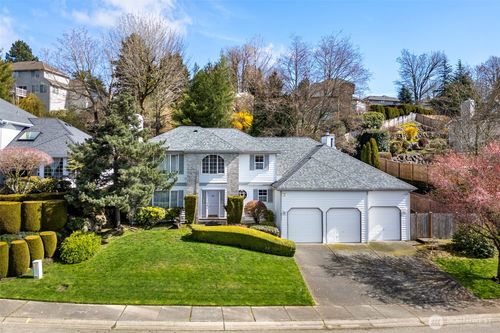 8534 126th Pl Se, Newcastle, WA, 98056-9138 | Card Image