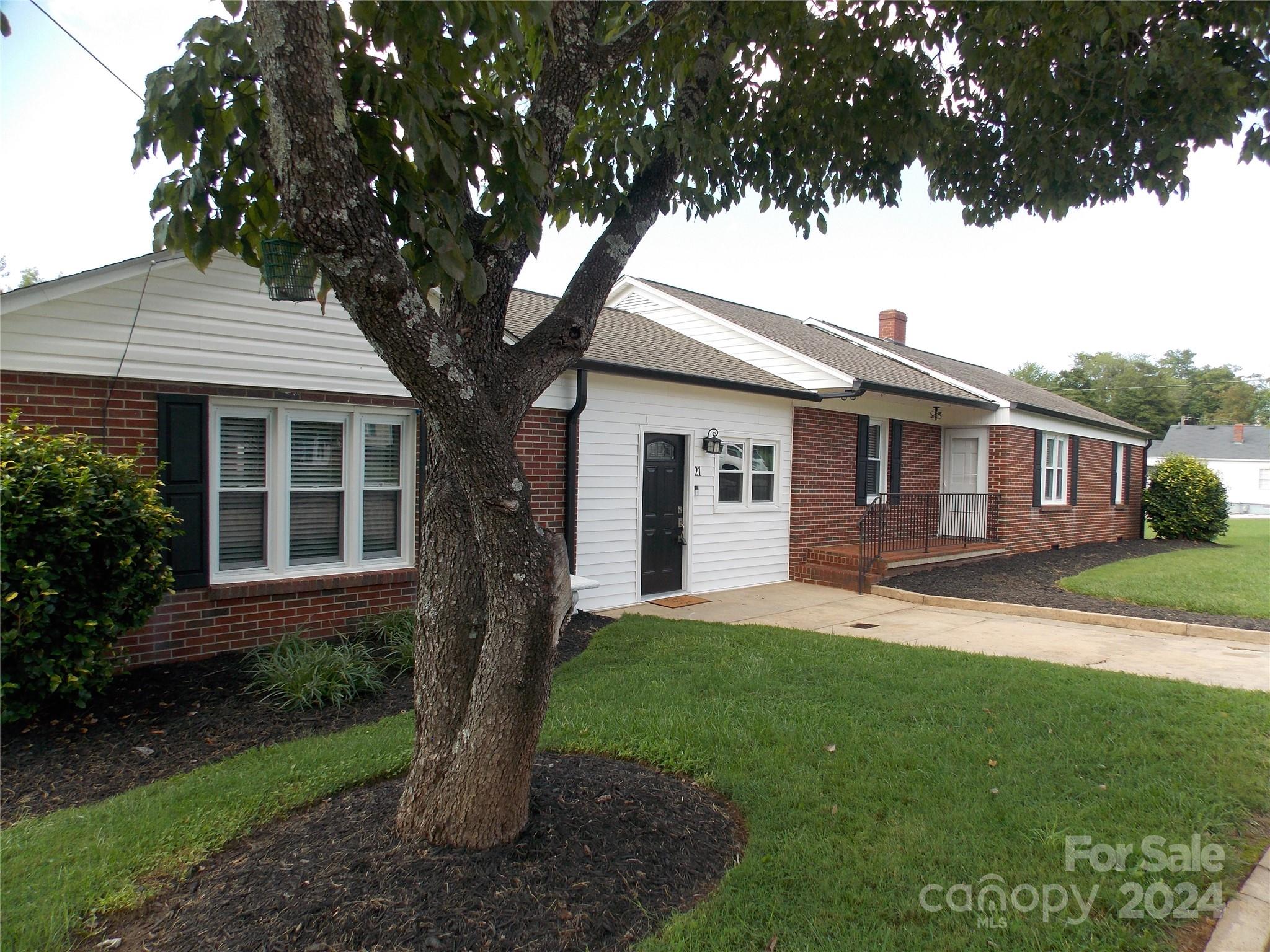 Colonial Ave, Granite Falls, NC 28630