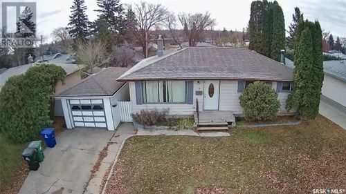 12 John Ave East, Saskatoon, SK, S7L3S4 | Card Image