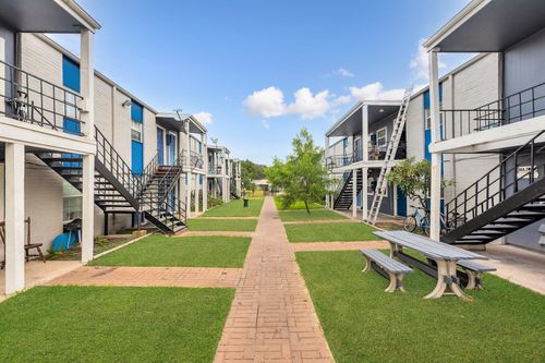 3-1800 N Wayside Dr, Houston, TX, 77020-5648 | Card Image