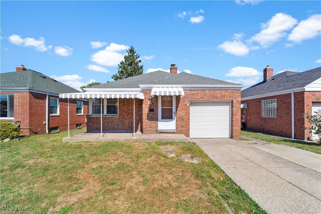 Grovewood Ave, Parma, OH 44134