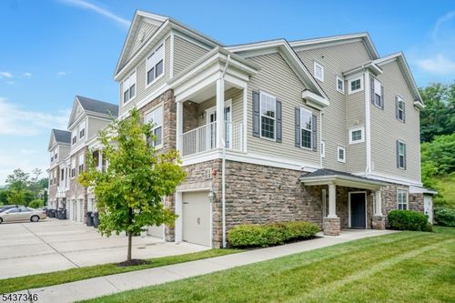 512 Waterview Ct, Cedar Knolls, NJ, 07927-2055 | Card Image