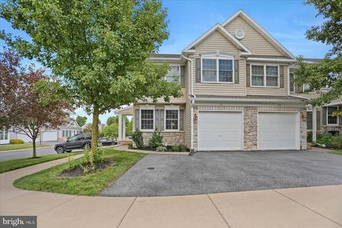 141 Quincy Ave, State College, PA, 16801-7464 | Card Image