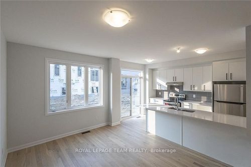 915 Athenry Crt, Ottawa, ON, K2J7C5 | Card Image