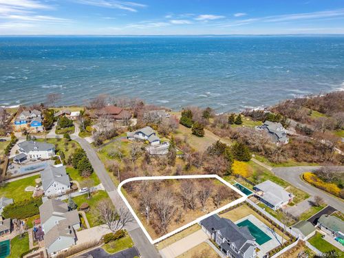 1050 Tasker Ln, Greenport, NY, 11944-1936 | Card Image