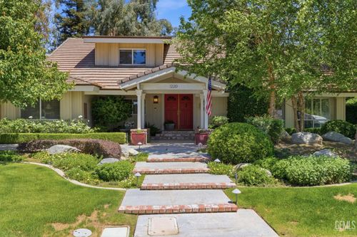 1220 Club View Dr, Bakersfield, CA, 93309-3537 | Card Image