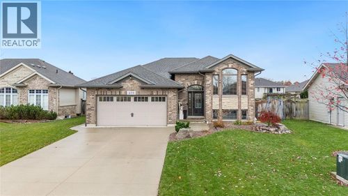 279 Homestretch Dr, Corunna, ON, N0N1G0 | Card Image