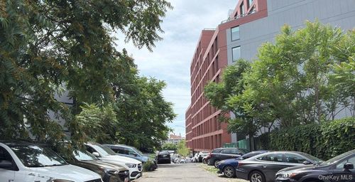 76-2-72 Clove Rd, Brooklyn, NY, 11225-3585 | Card Image