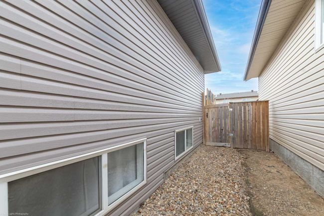 2012 46 Avenue, Home with 4 bedrooms, 2 bathrooms and 2 parking in Lloydminster SK | Image 35