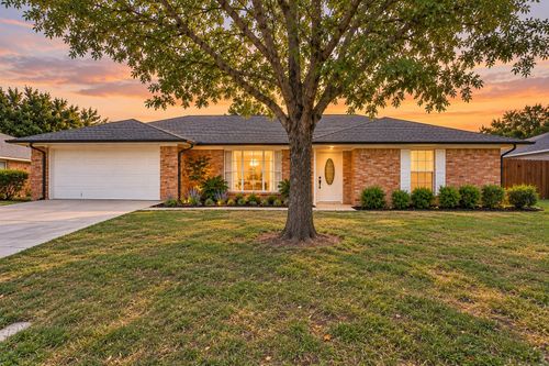 4314 Steeplechase Trl, Arlington, TX, 76016-2327 | Card Image