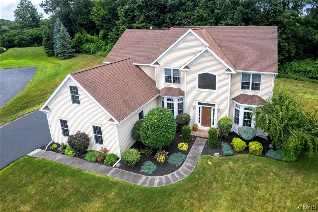 Kayleigh Cir, Syracuse, NY 13215
