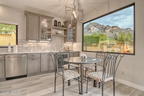 1184 E Camino Diestro, Oro Valley, AZ, 85704-7903 | Card Image