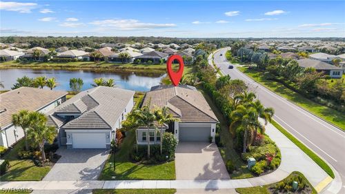 11555 Jacaranda Dr, NAPLES, FL, 34120-3855 | Card Image